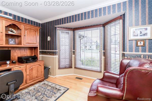 19760 Sussex AVE, Livonia, MI 48152