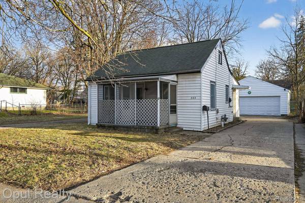 522 E Cavanaugh RD, Lansing, MI 48910