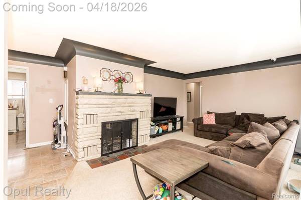 31493 Elmwood ST, Garden City, MI 48135