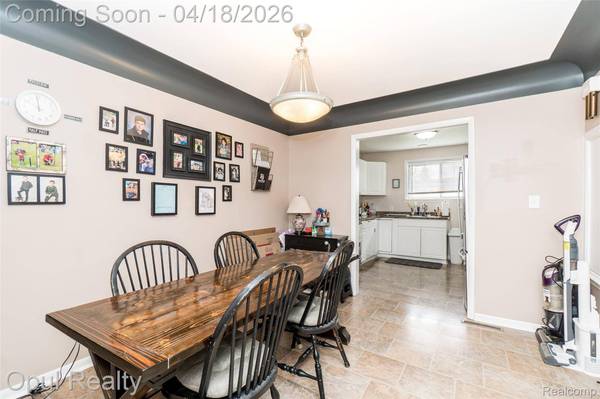 31493 Elmwood ST, Garden City, MI 48135