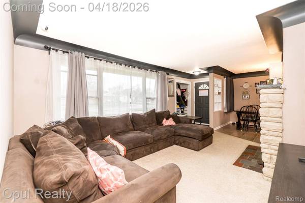 31493 Elmwood ST, Garden City, MI 48135