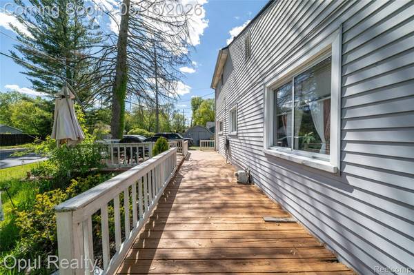 21001 Parker ST, Farmington Hills, MI 48336