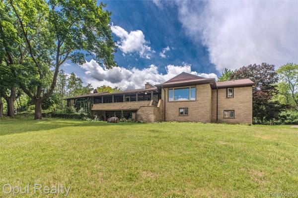 6455 Norham RD, Bloomfield Hills, MI 48301