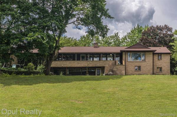 6455 Norham RD, Bloomfield Hills, MI 48301
