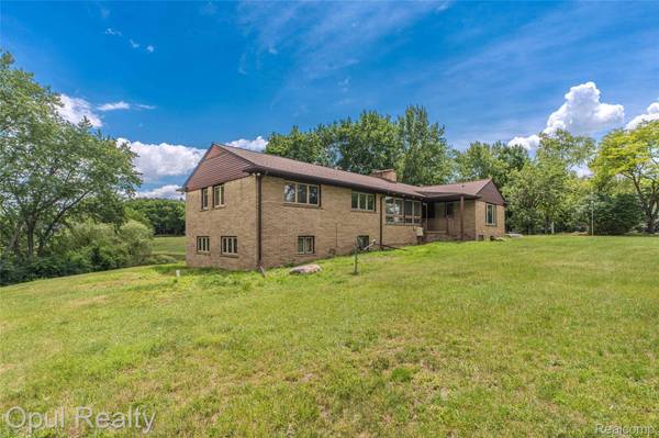 6455 Norham RD, Bloomfield Hills, MI 48301
