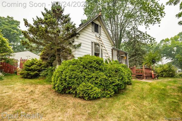 3082 Churchill RD, Auburn Hills, MI 48326
