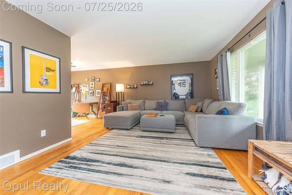 15520 Fitzgerald ST, Livonia, MI 48154