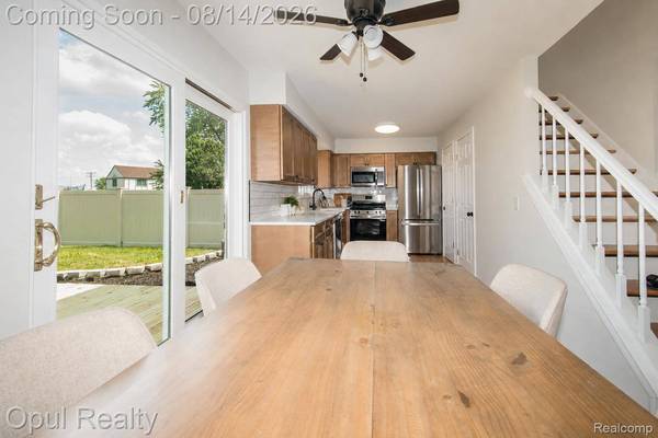 22162 Provincial ST, Woodhaven, MI 48183