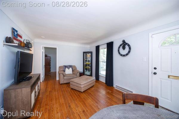 17520 Matthews ST, Riverview, MI 48193