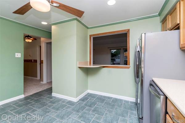20823 Hugo ST, Farmington Hills, MI 48336