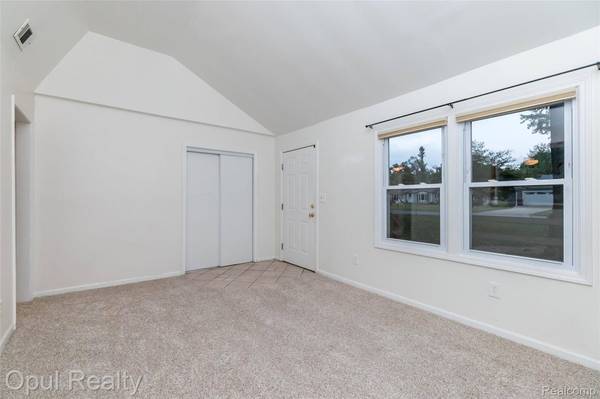 20823 Hugo ST, Farmington Hills, MI 48336