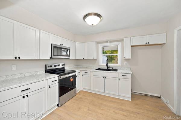 20843 Newman DR, Brownstown Charter Township, MI 48183