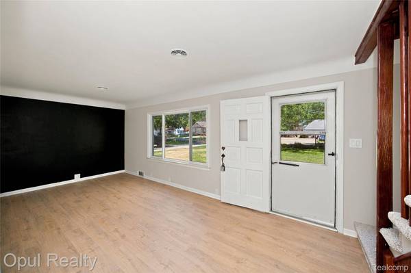 20843 Newman DR, Brownstown Charter Township, MI 48183