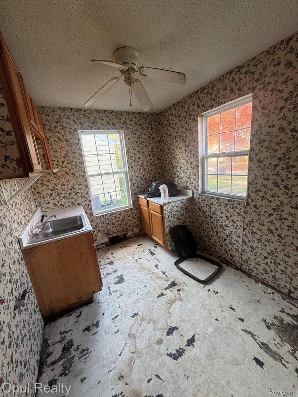 2044 Garfield ST, Ferndale, MI 48220