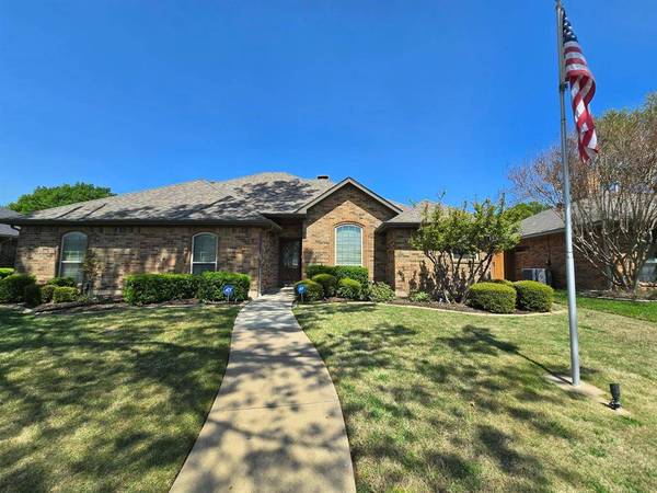 1112 Tahlequah Trail, Carrollton, TX 75007