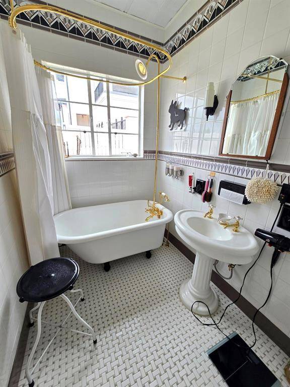 324 Huffhines Street, Richardson, TX 75081