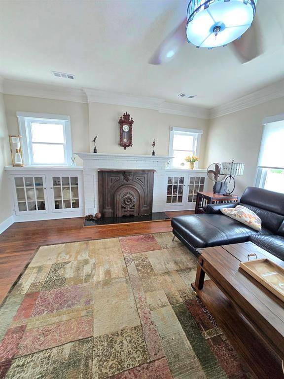 324 Huffhines Street, Richardson, TX 75081