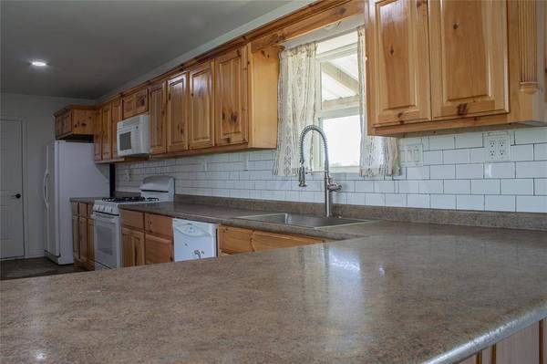 2290 County Road 22900, Paris, TX 75460