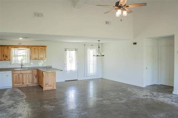 2290 County Road 22900, Paris, TX 75460