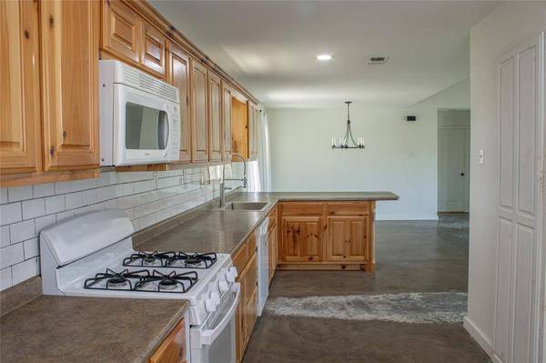 2290 County Road 22900, Paris, TX 75460