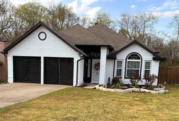 804 Clover Hill Lane, Cedar Hill, TX 75104