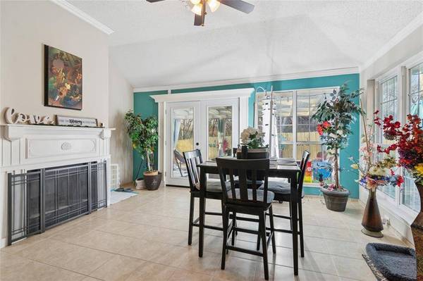 804 Clover Hill Lane, Cedar Hill, TX 75104