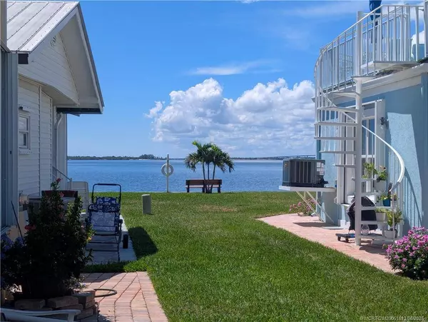 1277 Nettles BLVD, Jensen Beach, FL 34957