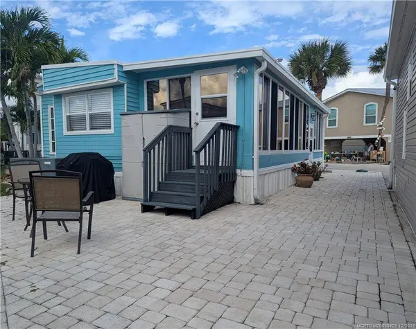 438 Nettles BLVD, Jensen Beach, FL 34957