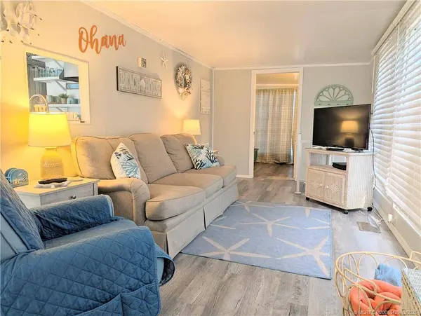 438 Nettles BLVD, Jensen Beach, FL 34957