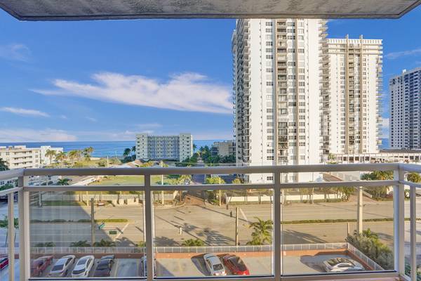 1600 S OCEAN DR APT 8J HOLLYWOOD #8J, Fl  33019,