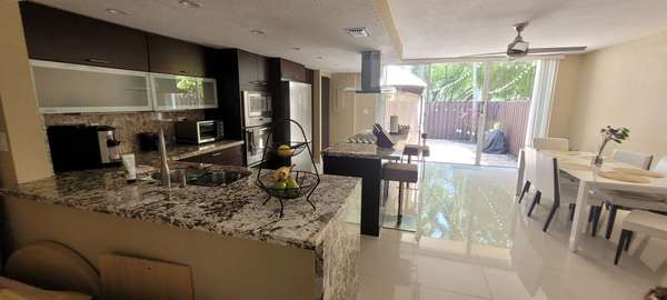 2304 NE 11th St #207, Hallandale Beach, FL 33009-2961