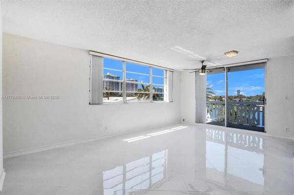 3113 S Ocean Dr #410, Hallandale Beach, FL 33009