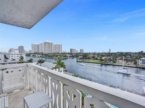 3113 S Ocean Dr #710, Hallandale Beach, FL 33009