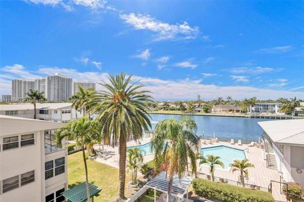 3113 S Ocean Dr #410, Hallandale Beach, FL 33009