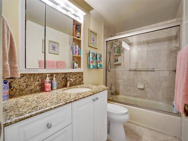 3113 S Ocean Dr #710, Hallandale Beach, FL 33009