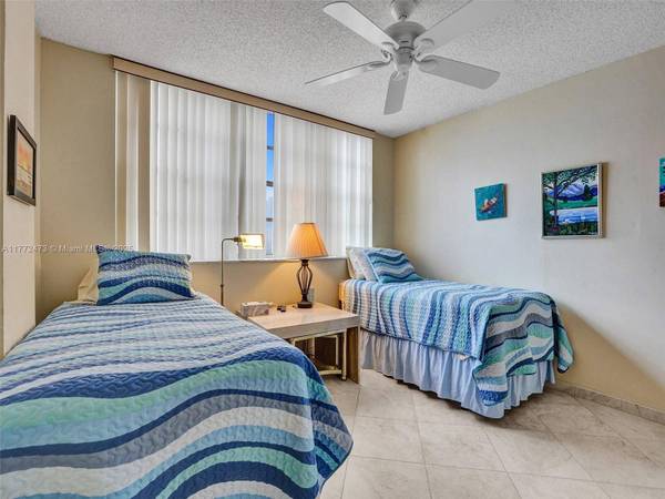 3113 S Ocean Dr #710, Hallandale Beach, FL 33009