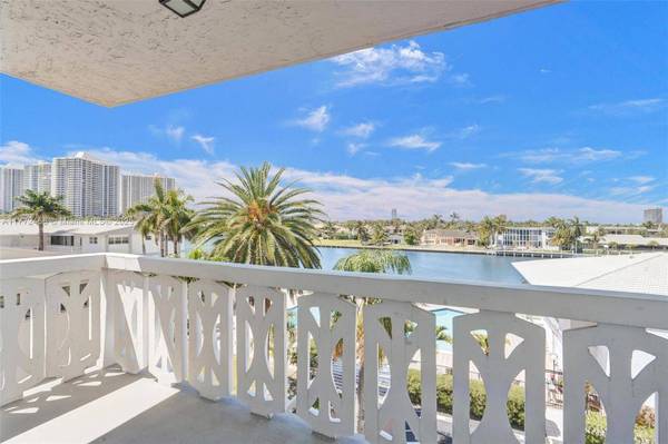 3113 S Ocean Dr #410, Hallandale Beach, FL 33009