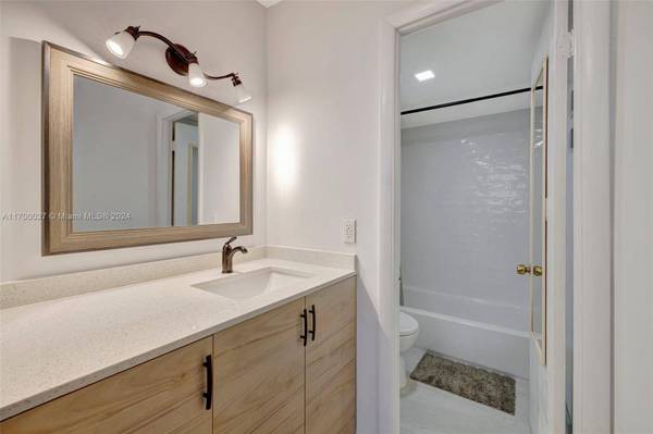 3113 S Ocean Dr #303, Hallandale Beach, FL 33009