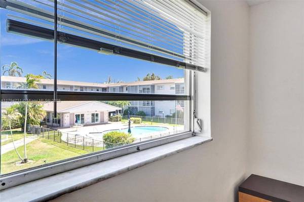 700 Layne Blvd #206, Hallandale Beach, FL 33009