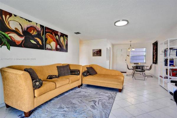 700 Layne Blvd #206, Hallandale Beach, FL 33009
