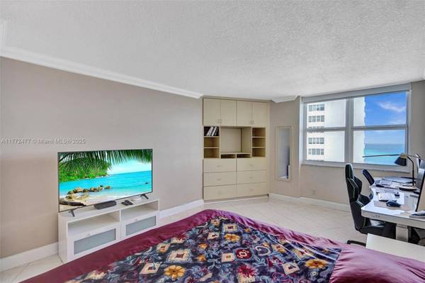 3180 S Ocean Dr #1504, Hallandale Beach, FL 33009