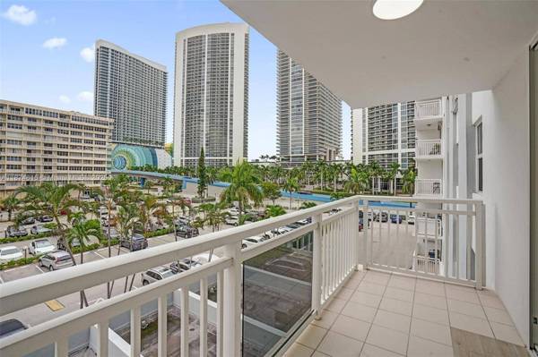 1849 S Ocean Dr #407, Hallandale Beach, FL 33009
