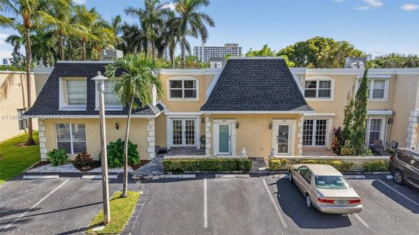 2220 NE 11th St, Hallandale Beach, FL 33009