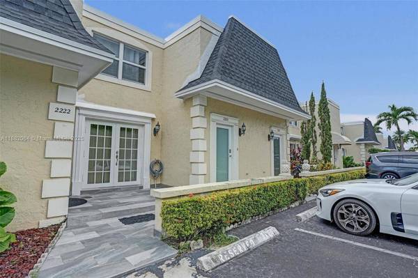 2220 NE 11th St, Hallandale Beach, FL 33009