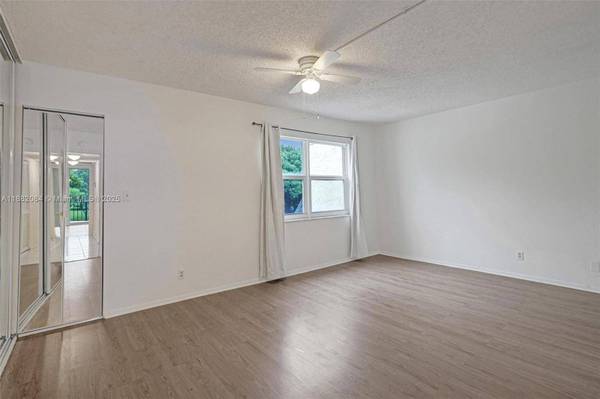 2220 NE 11th St, Hallandale Beach, FL 33009