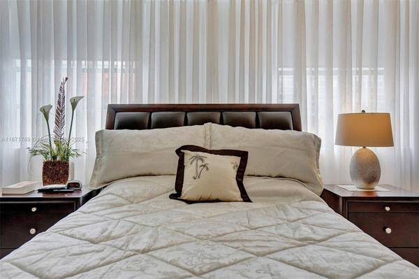 3113 S Ocean Dr #404, Hallandale Beach, FL 33009