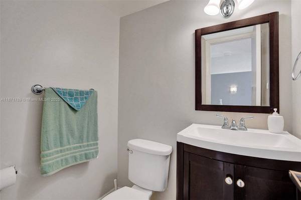 3113 S Ocean Dr #404, Hallandale Beach, FL 33009