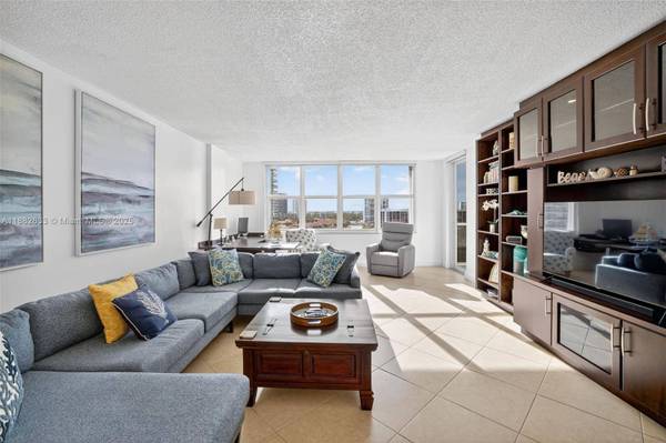 3725 S Ocean Dr #1127, Hollywood, FL 33019