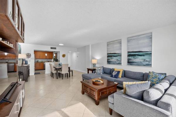 3725 S Ocean Dr #1127, Hollywood, FL 33019