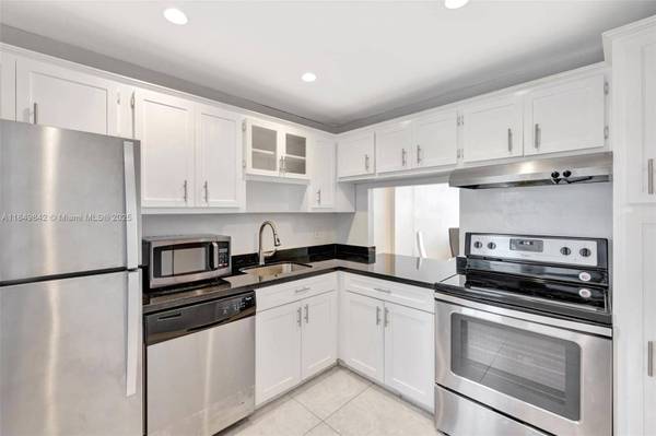 3181 S Ocean Dr #405, Hallandale Beach, FL 33009